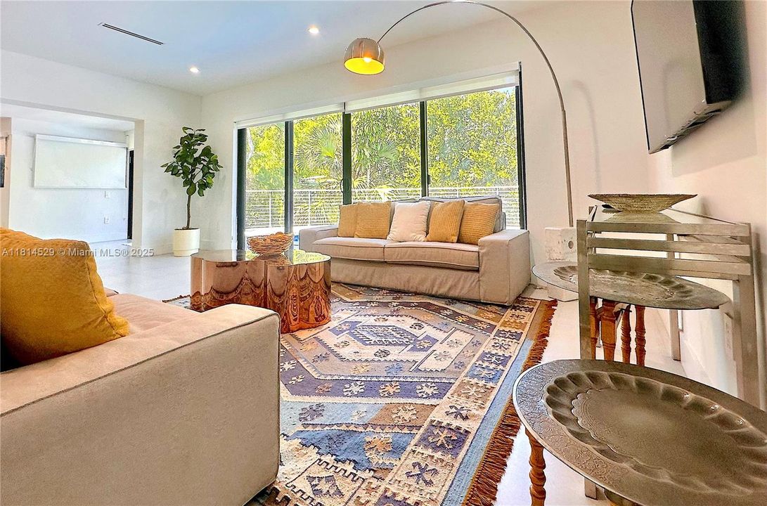 Active With Contract: $9,000 (3 beds, 3 baths, 1856 Square Feet)