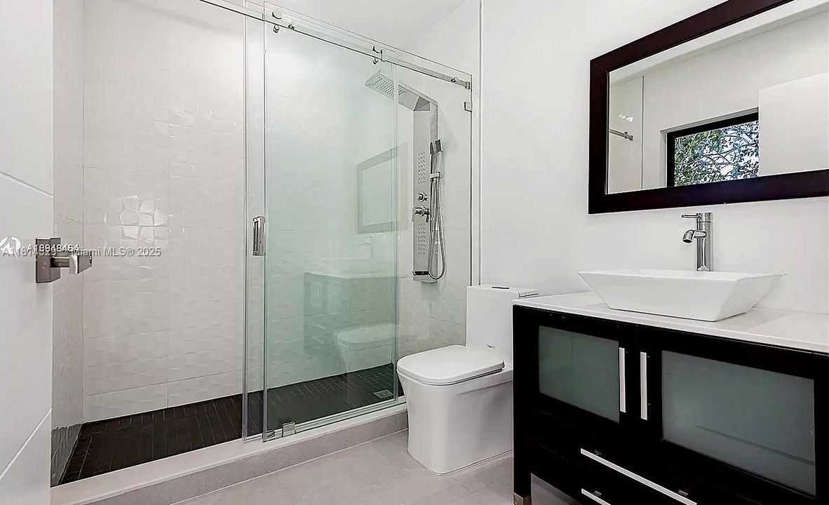 Active With Contract: $9,000 (3 beds, 3 baths, 1856 Square Feet)