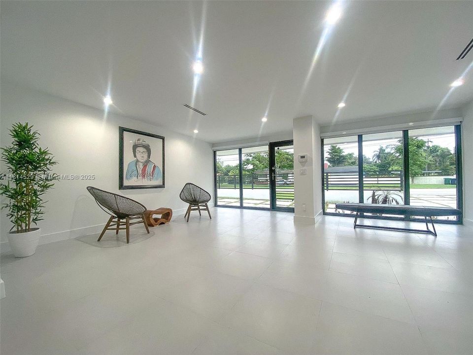 Active With Contract: $9,000 (3 beds, 3 baths, 1856 Square Feet)