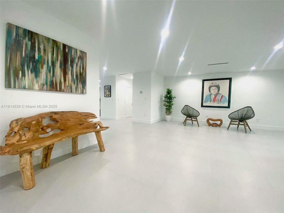 Active With Contract: $9,000 (3 beds, 3 baths, 1856 Square Feet)