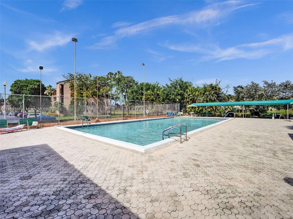 Vendido Recientemente: $135,000 (1 camas, 2 baños, 960 Pies cuadrados)