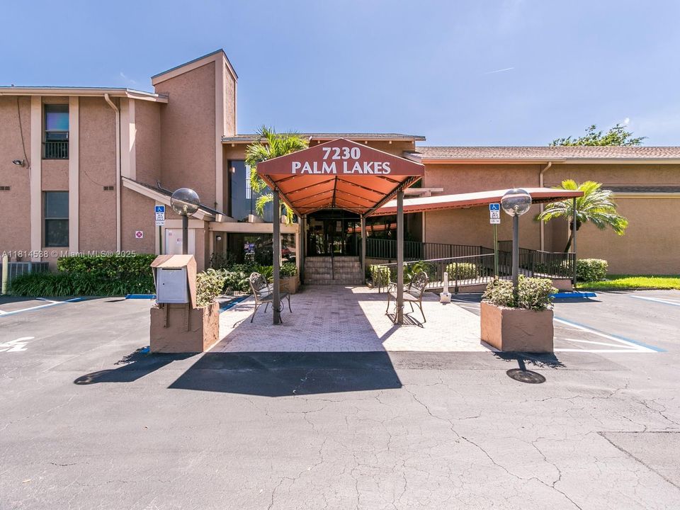 Vendido Recientemente: $135,000 (1 camas, 2 baños, 960 Pies cuadrados)