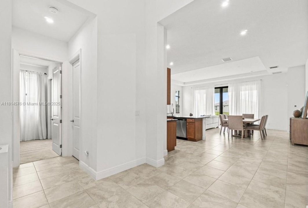 В аренду: $5,800 (3 спален, 3 ванн, 2130 Квадратных фут)