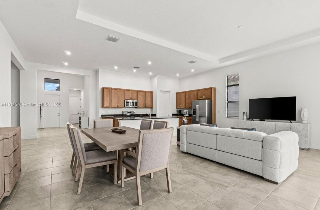 В аренду: $5,800 (3 спален, 3 ванн, 2130 Квадратных фут)