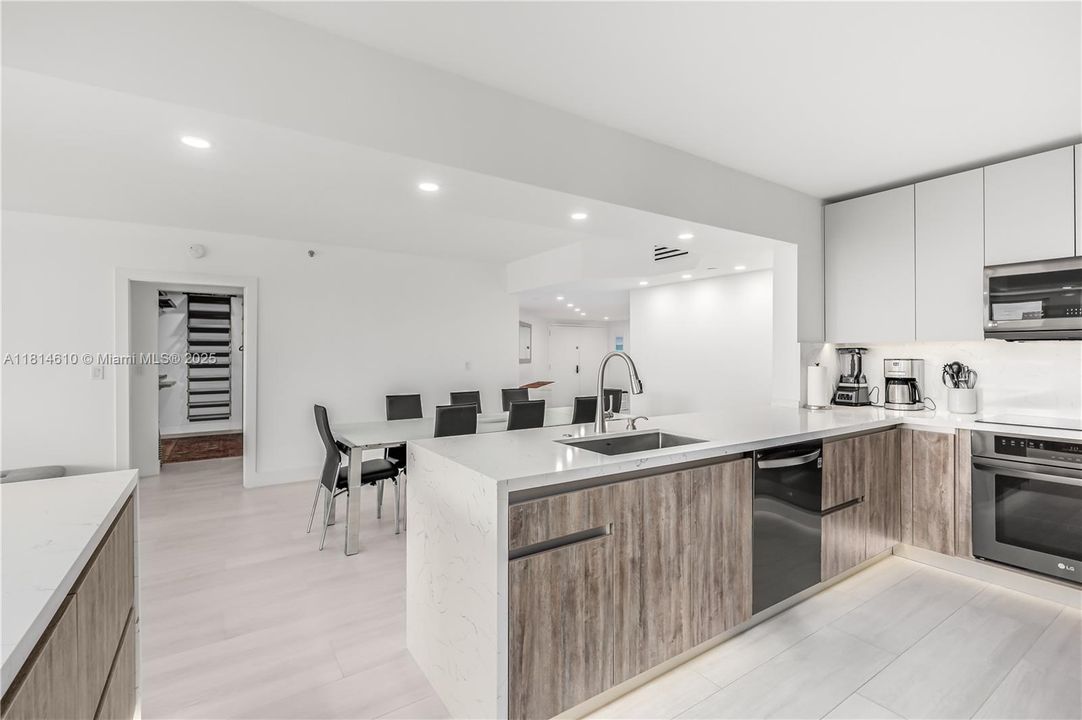 待售: $1,495,000 (3 贝兹, 2 浴室, 2270 平方英尺)