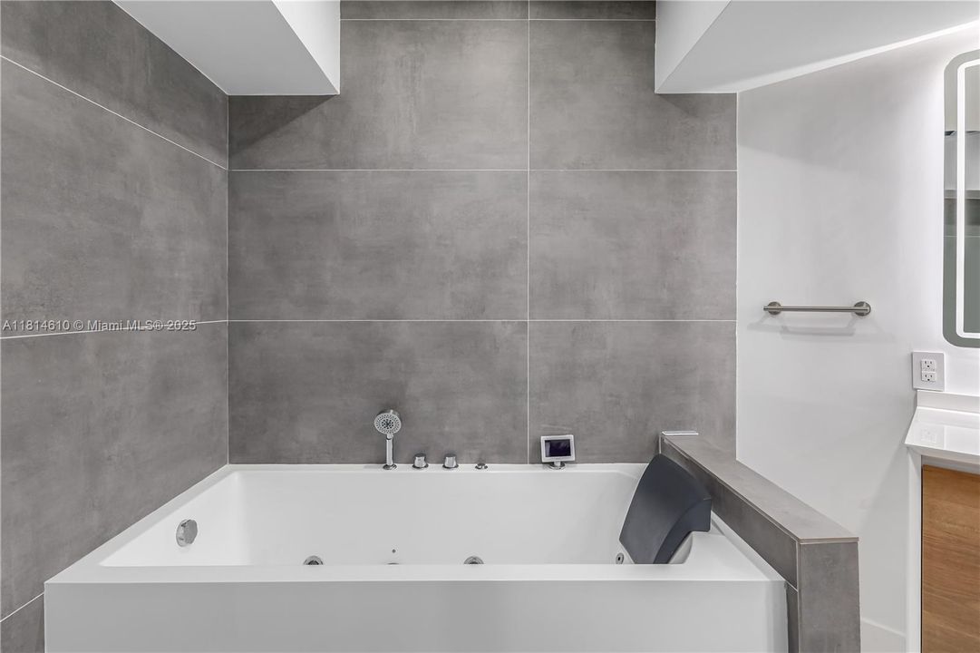 待售: $1,495,000 (3 贝兹, 2 浴室, 2270 平方英尺)