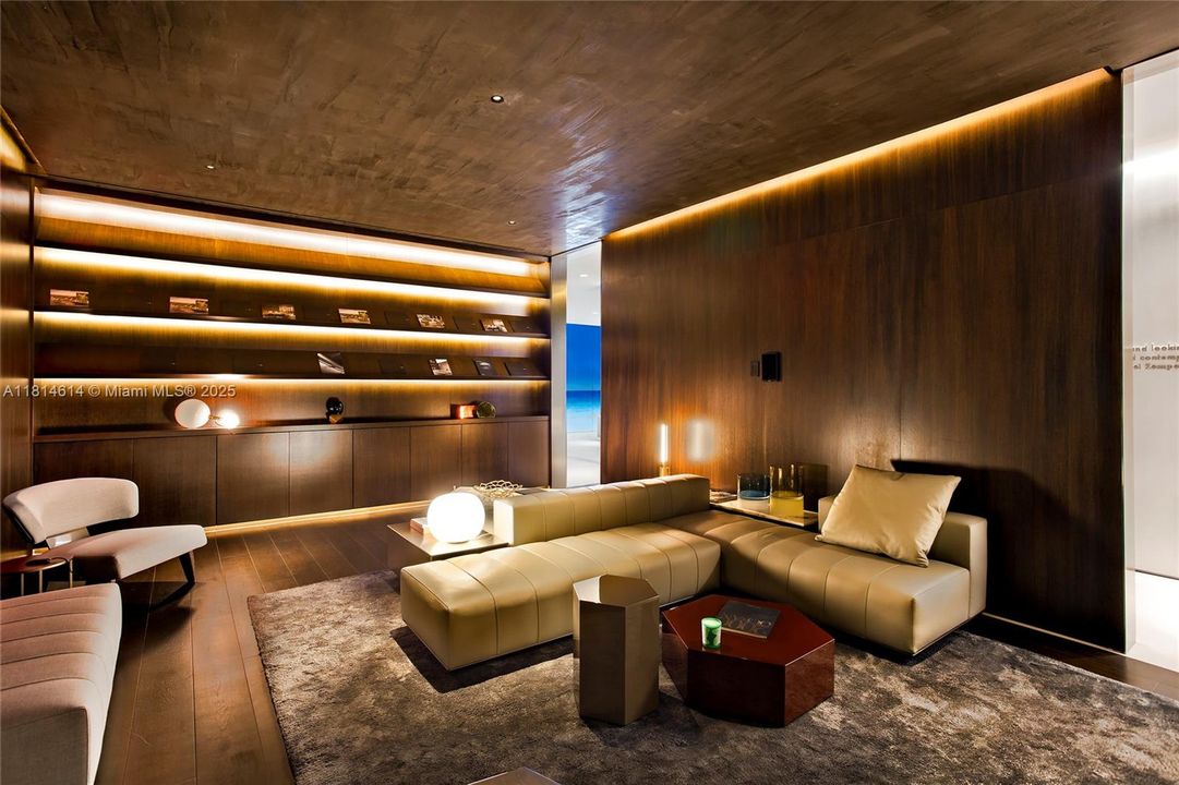 En Venta: $2,950,000 (3 camas, 3 baños, 2913 Pies cuadrados)