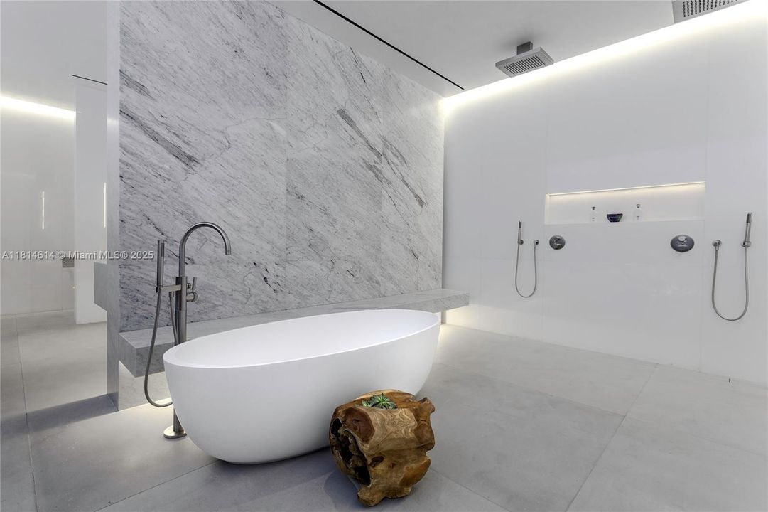 En Venta: $2,950,000 (3 camas, 3 baños, 2913 Pies cuadrados)