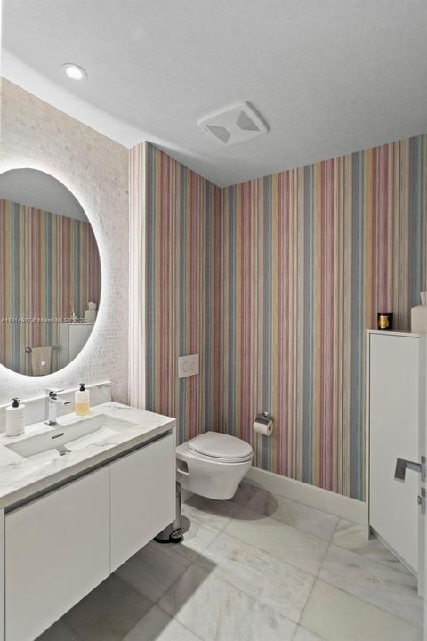 Activo con contrato: $18,500 (2 camas, 3 baños, 2347 Pies cuadrados)