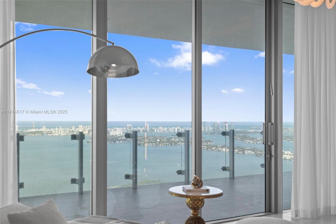 Activo con contrato: $18,500 (2 camas, 3 baños, 2347 Pies cuadrados)