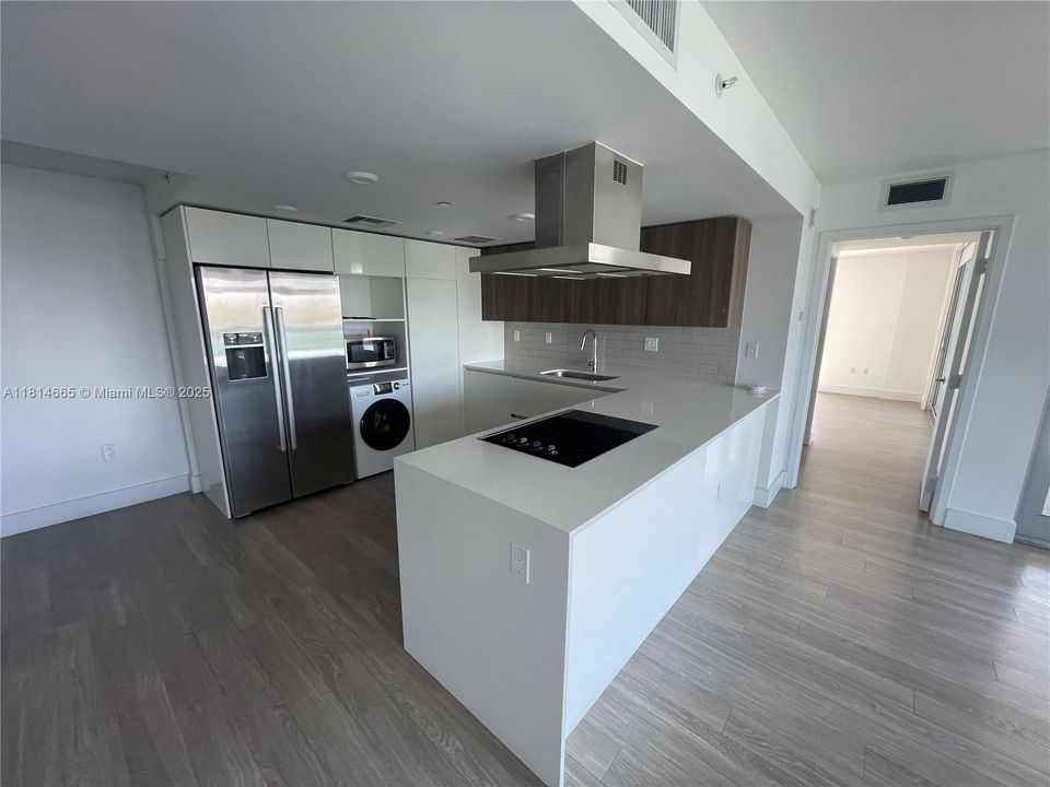 На продажу: $730,000 (2 спален, 2 ванн, 1150 Квадратных фут)