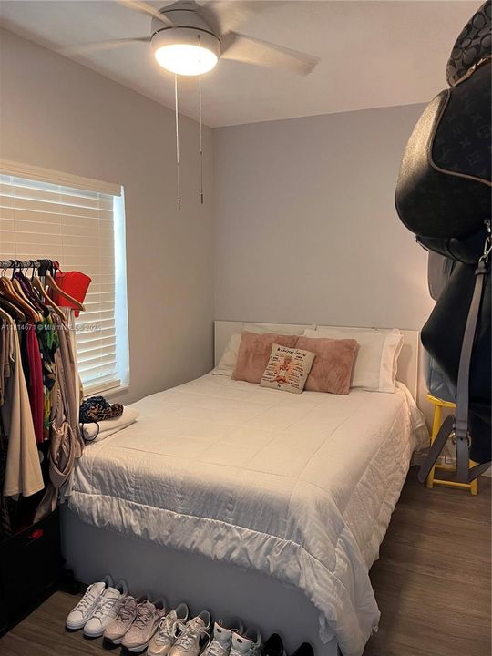 C UNIT SMALLER 1/1 fully furnished-361 ft.²