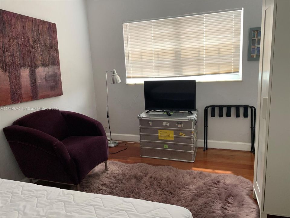 B UNIT fully furnished ready for Airbnb or long-term furnished rental