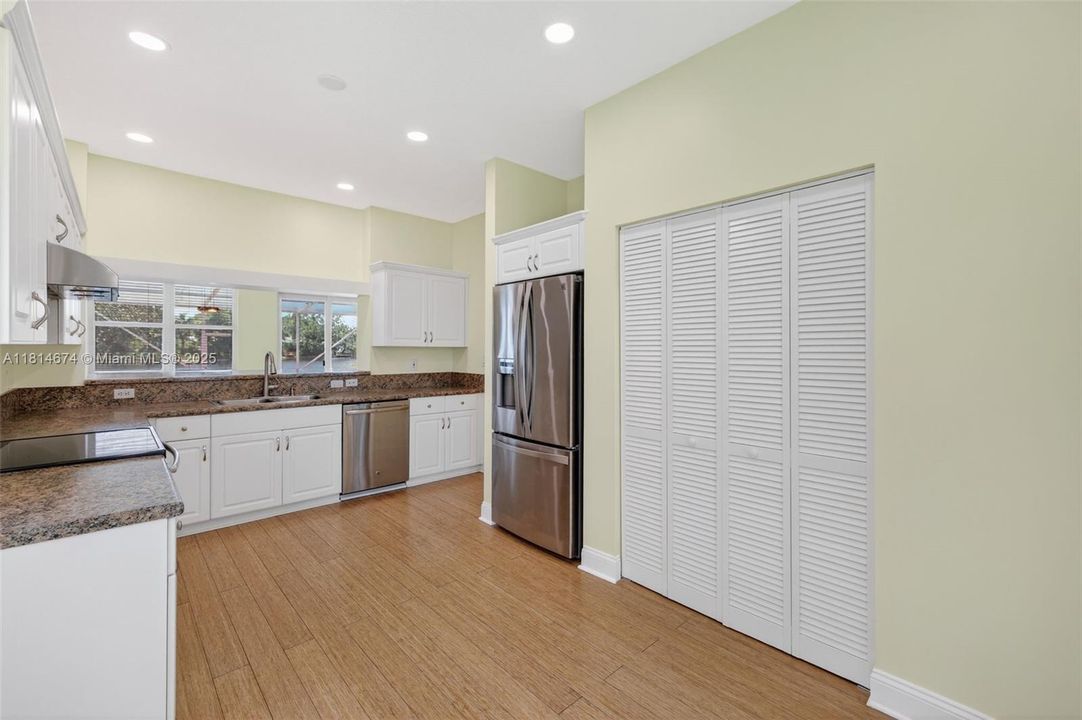 Recently Sold: $519,000 (3 beds, 2 baths, 1877 Square Feet)