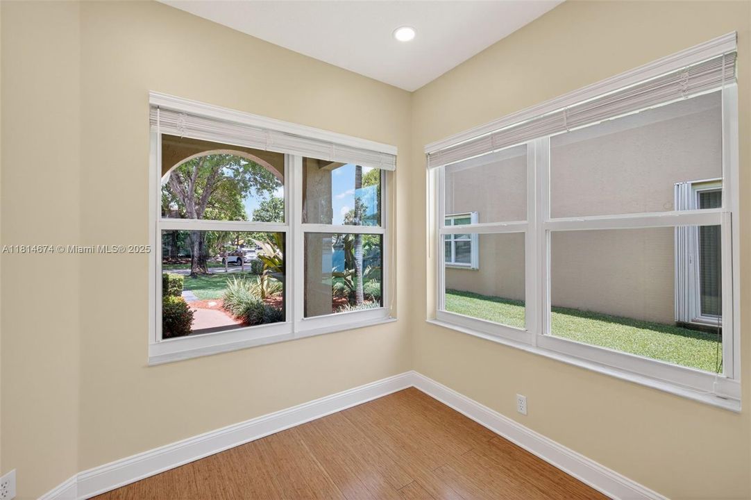 Recently Sold: $519,000 (3 beds, 2 baths, 1877 Square Feet)