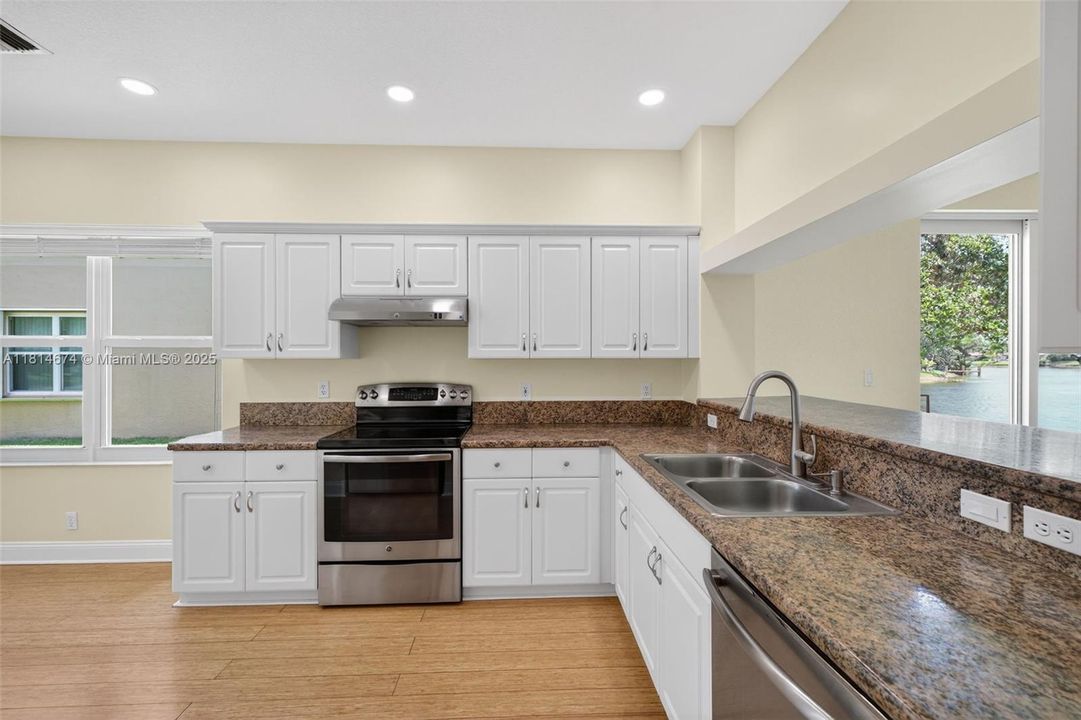 Recently Sold: $519,000 (3 beds, 2 baths, 1877 Square Feet)