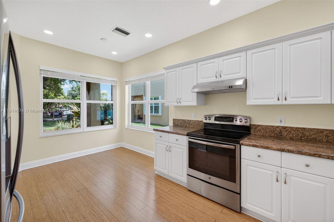 Recently Sold: $519,000 (3 beds, 2 baths, 1877 Square Feet)