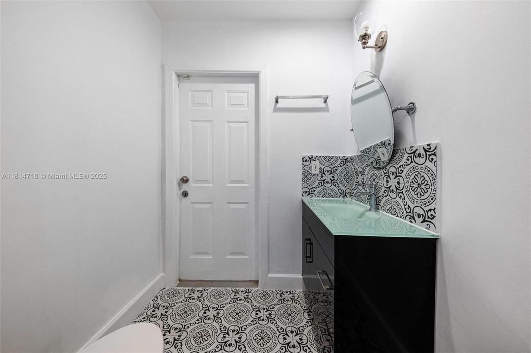 Recently Sold: $699,000 (3 beds, 2 baths, 1532 Square Feet)