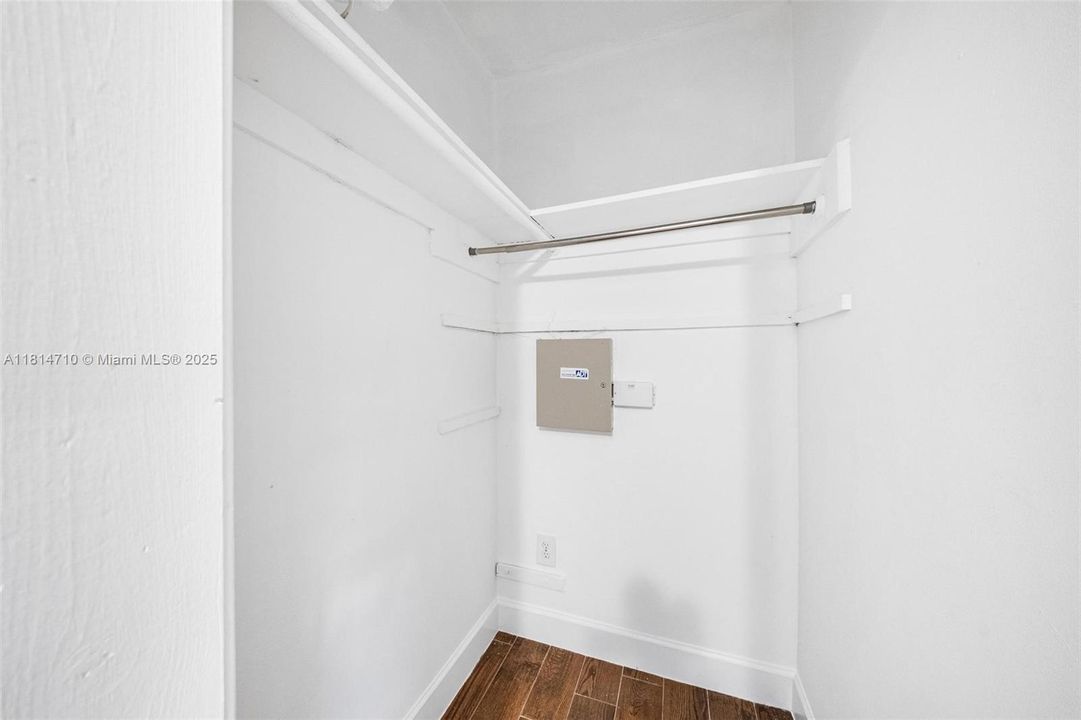 Recently Sold: $699,000 (3 beds, 2 baths, 1532 Square Feet)