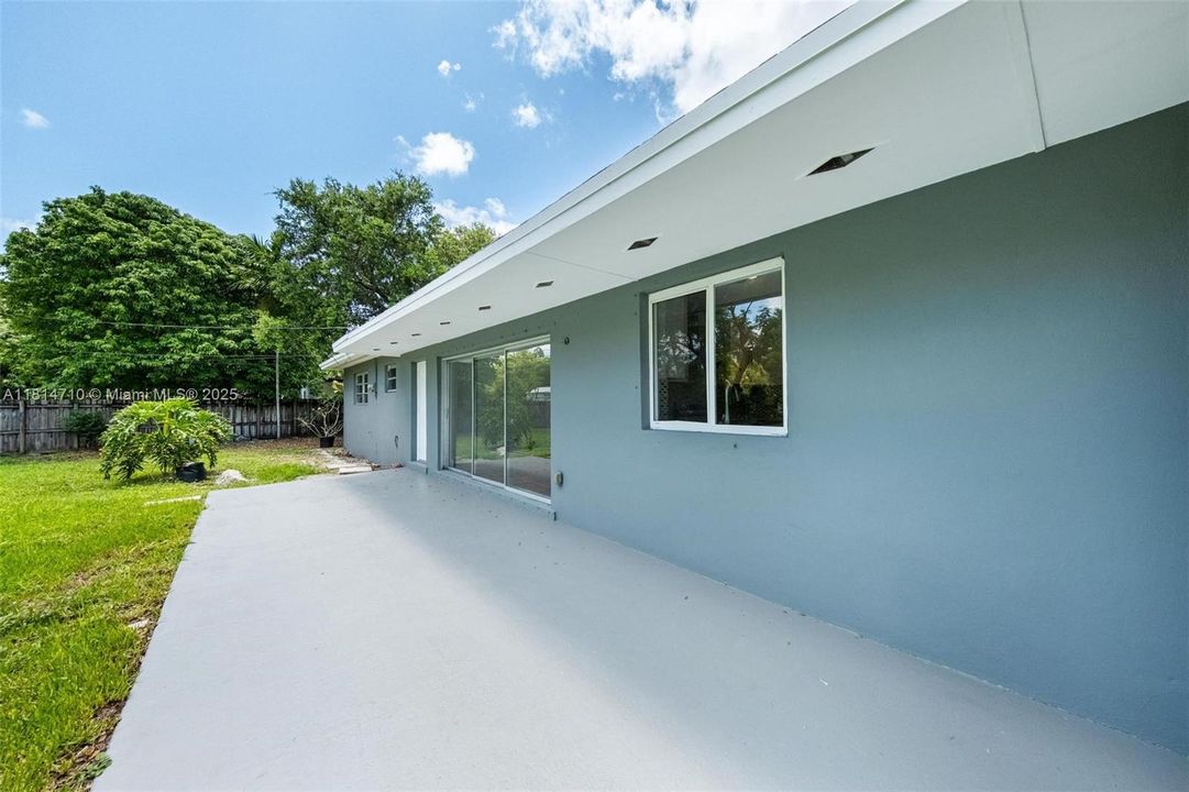 Recently Sold: $699,000 (3 beds, 2 baths, 1532 Square Feet)