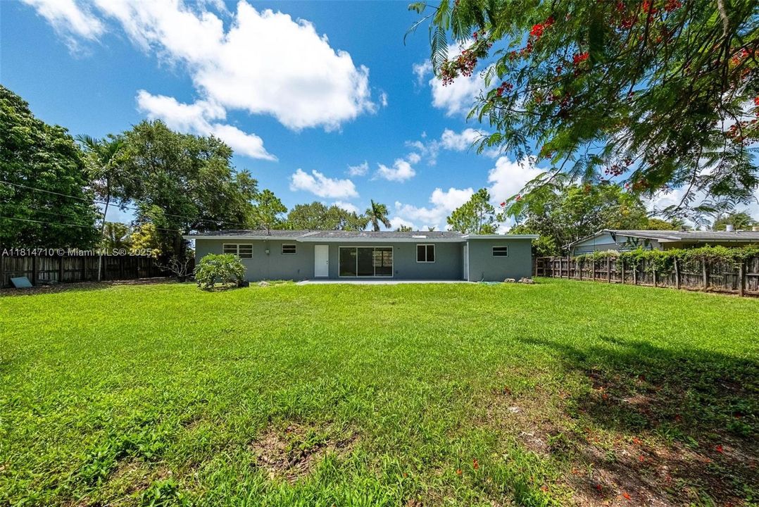 Recently Sold: $699,000 (3 beds, 2 baths, 1532 Square Feet)