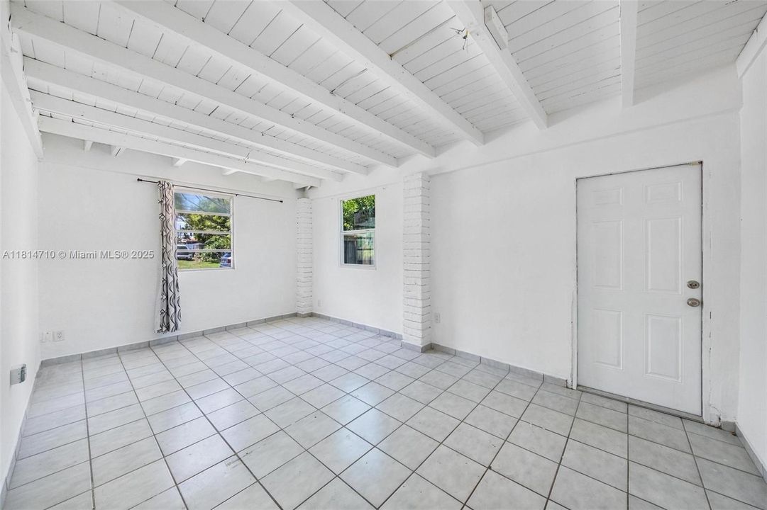 Recently Sold: $699,000 (3 beds, 2 baths, 1532 Square Feet)