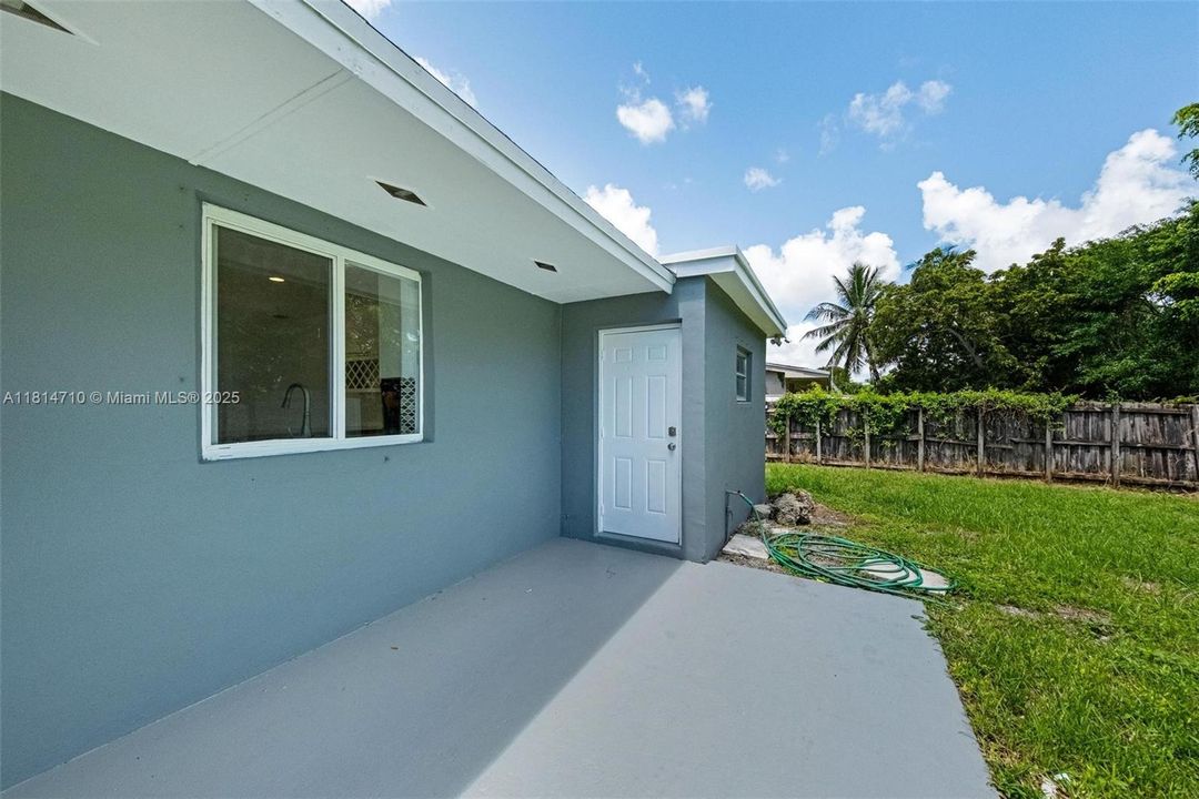 Recently Sold: $699,000 (3 beds, 2 baths, 1532 Square Feet)