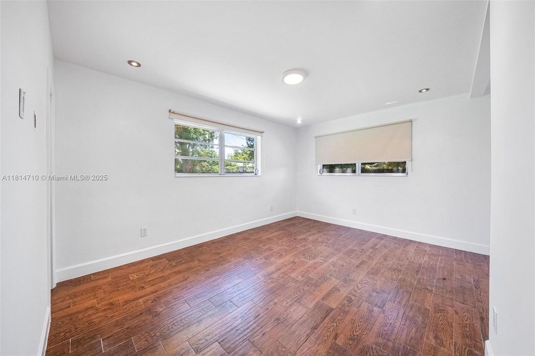 Recently Sold: $699,000 (3 beds, 2 baths, 1532 Square Feet)