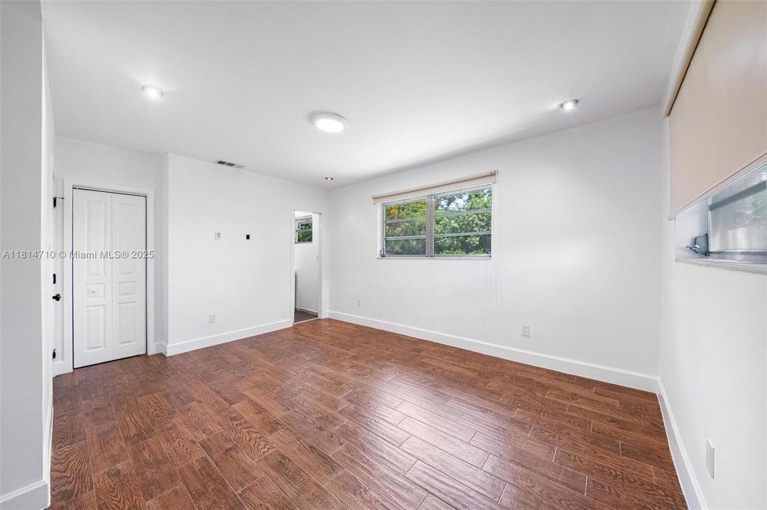 Recently Sold: $699,000 (3 beds, 2 baths, 1532 Square Feet)