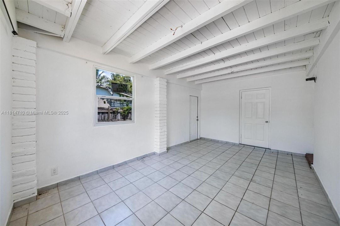 Recently Sold: $699,000 (3 beds, 2 baths, 1532 Square Feet)