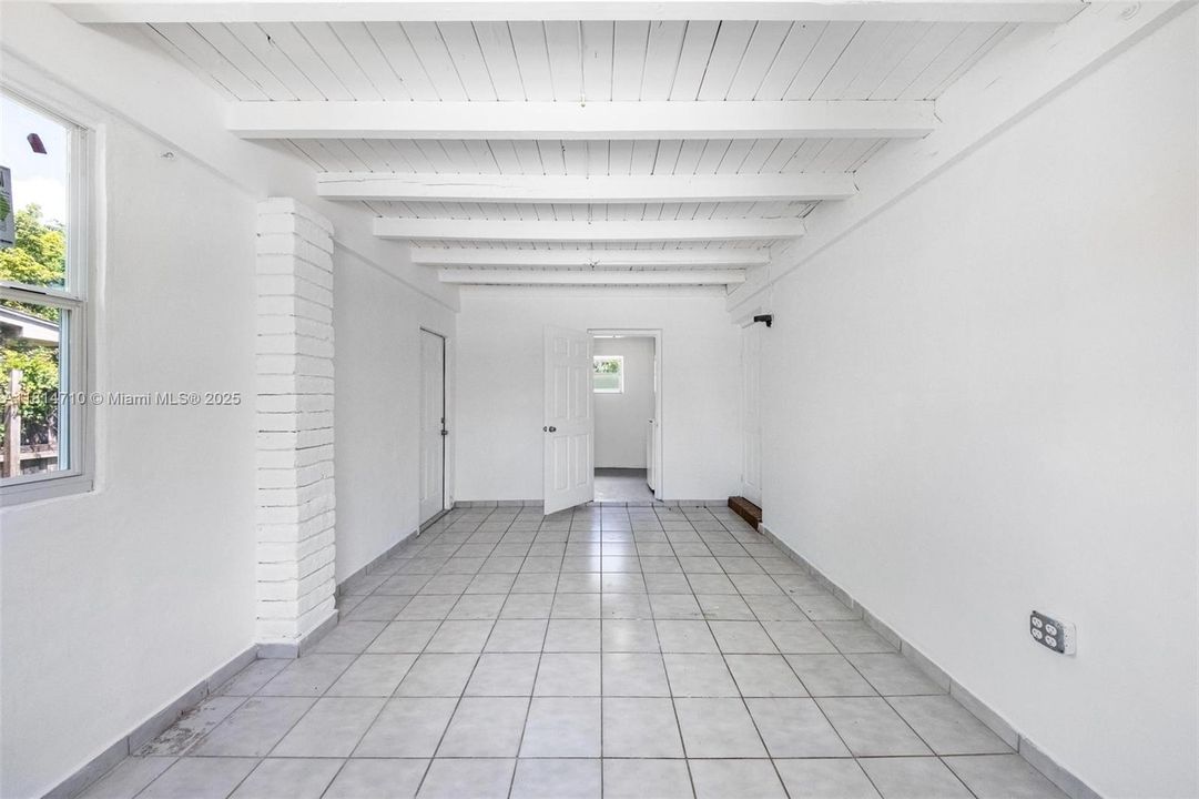 Recently Sold: $699,000 (3 beds, 2 baths, 1532 Square Feet)