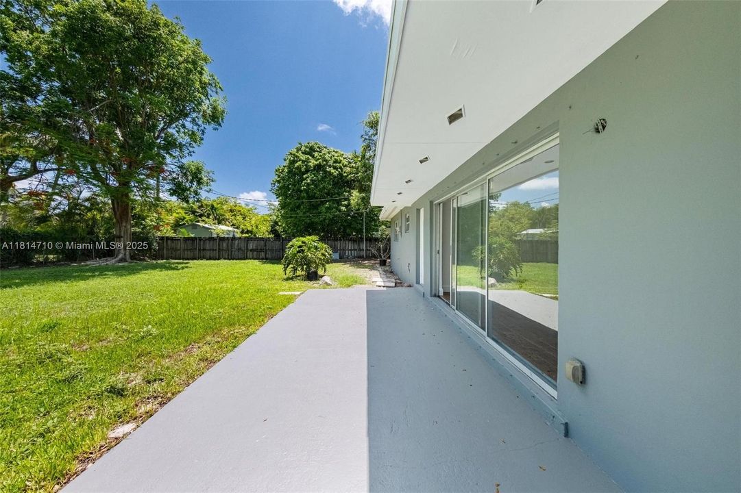 Recently Sold: $699,000 (3 beds, 2 baths, 1532 Square Feet)