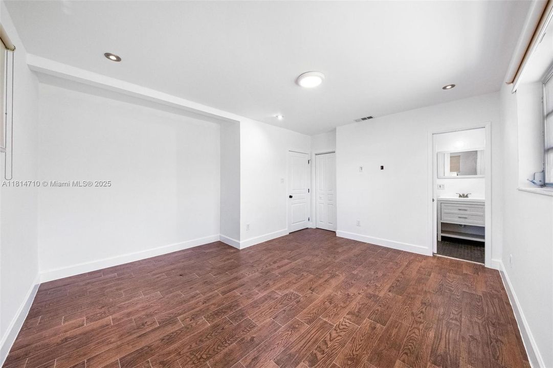 Recently Sold: $699,000 (3 beds, 2 baths, 1532 Square Feet)