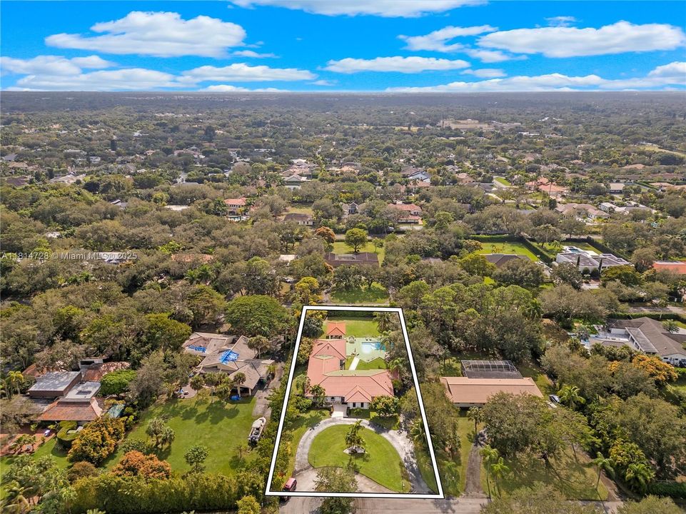 Active With Contract: $2,495,000 (6 beds, 4 baths, 4947 Square Feet)