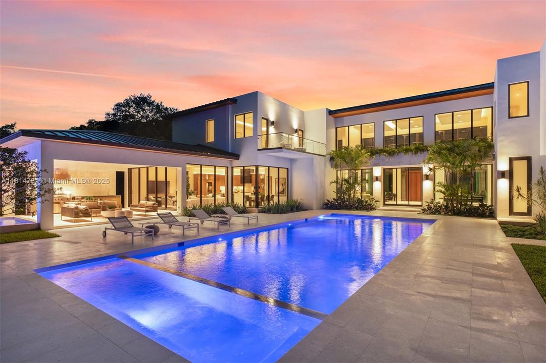 待售: $11,995,000 (8 贝兹, 9 浴室, 9406 平方英尺)