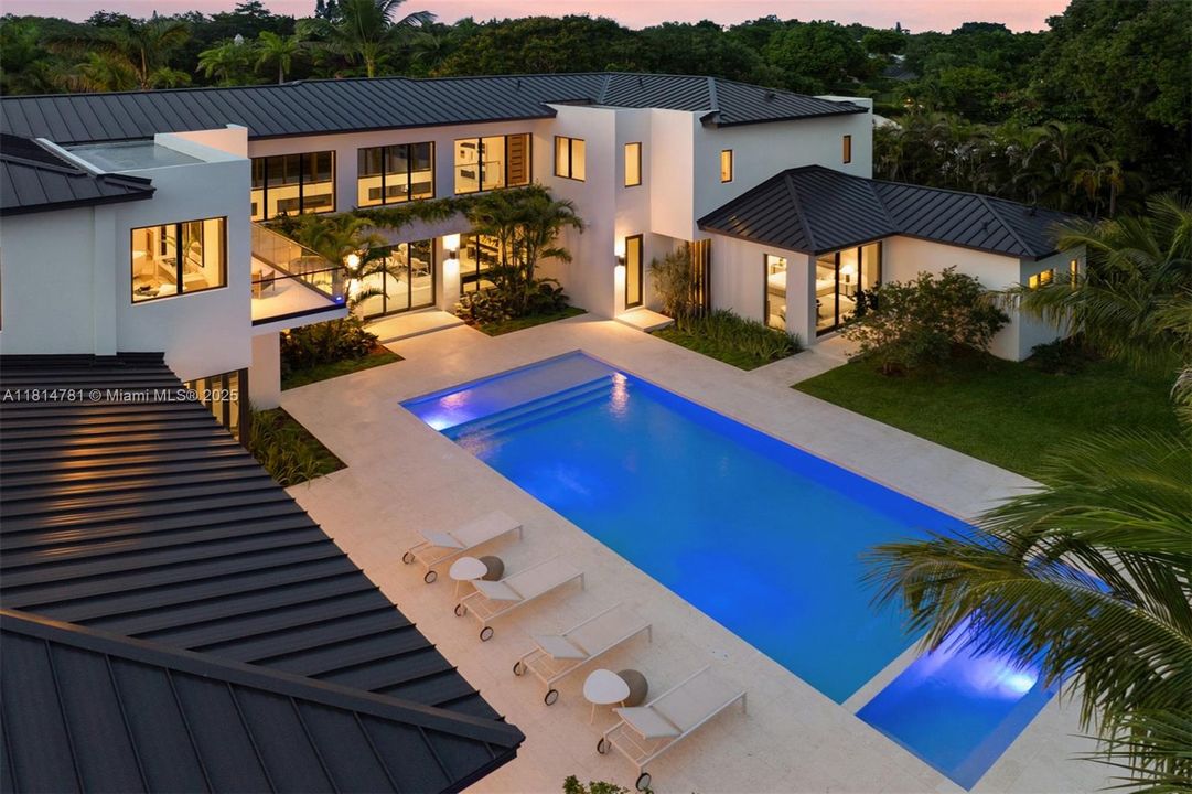 待售: $11,995,000 (8 贝兹, 9 浴室, 9406 平方英尺)