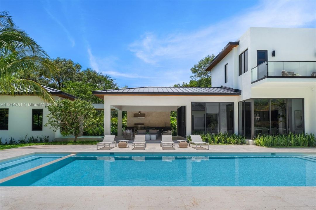 待售: $11,995,000 (8 贝兹, 9 浴室, 9406 平方英尺)