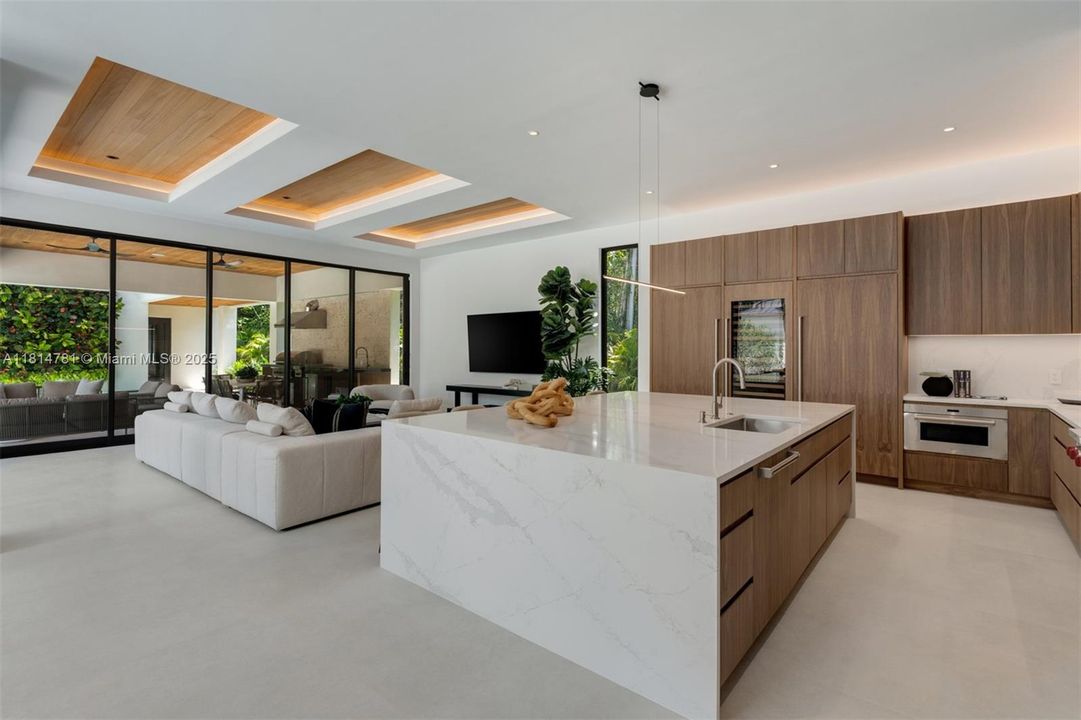 待售: $11,995,000 (8 贝兹, 9 浴室, 9406 平方英尺)