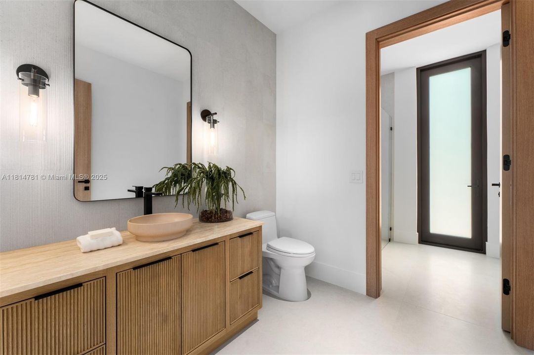 待售: $11,995,000 (8 贝兹, 9 浴室, 9406 平方英尺)