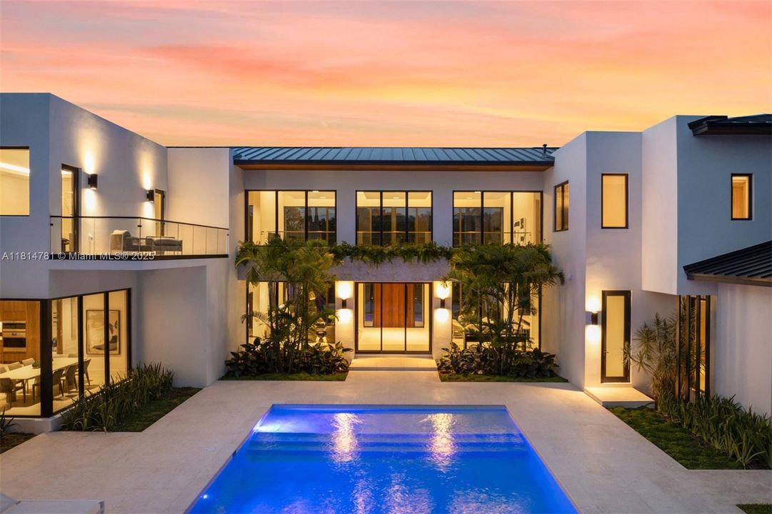 待售: $11,995,000 (8 贝兹, 9 浴室, 9406 平方英尺)