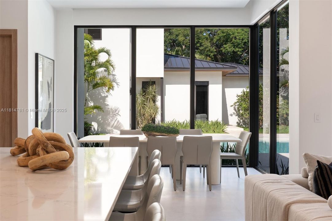 待售: $11,995,000 (8 贝兹, 9 浴室, 9406 平方英尺)