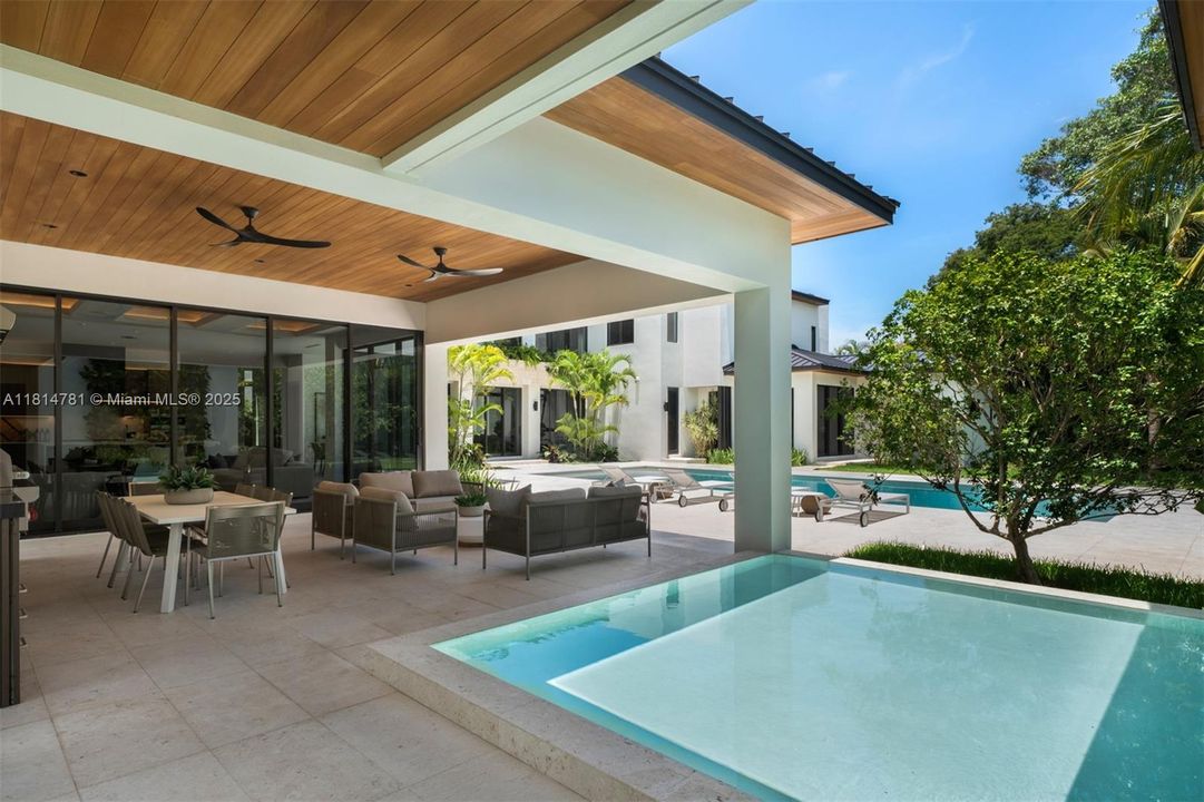 待售: $11,995,000 (8 贝兹, 9 浴室, 9406 平方英尺)