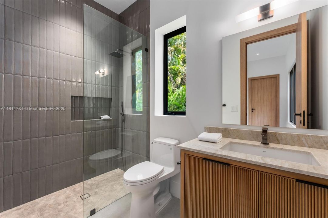 待售: $11,995,000 (8 贝兹, 9 浴室, 9406 平方英尺)