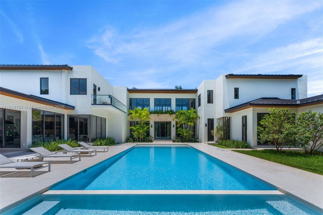 待售: $11,995,000 (8 贝兹, 9 浴室, 9406 平方英尺)