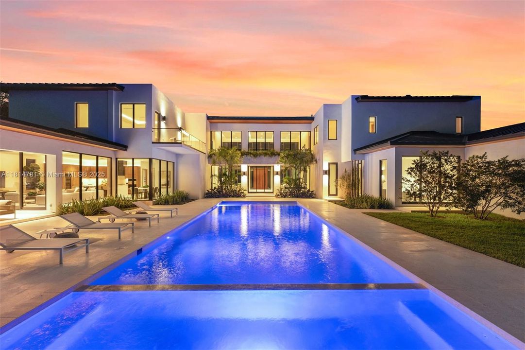 待售: $11,995,000 (8 贝兹, 9 浴室, 9406 平方英尺)