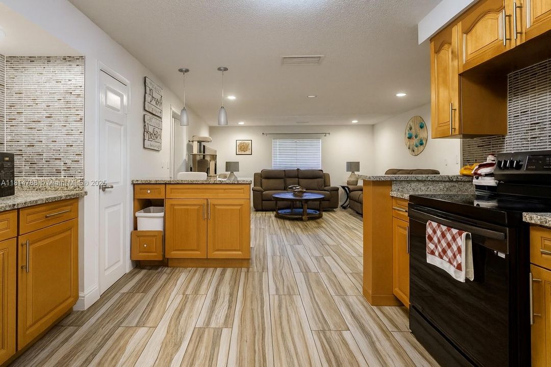 待售: $514,900 (4 贝兹, 2 浴室, 1434 平方英尺)