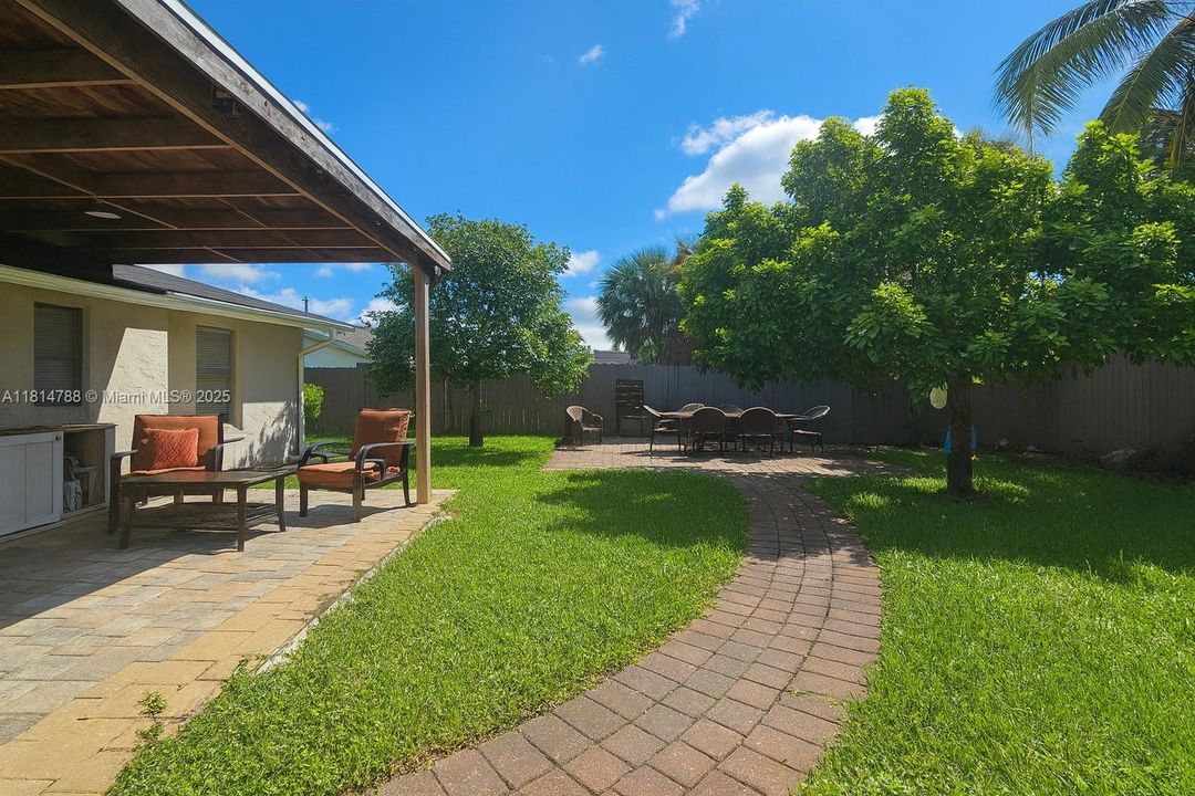 待售: $514,900 (4 贝兹, 2 浴室, 1434 平方英尺)