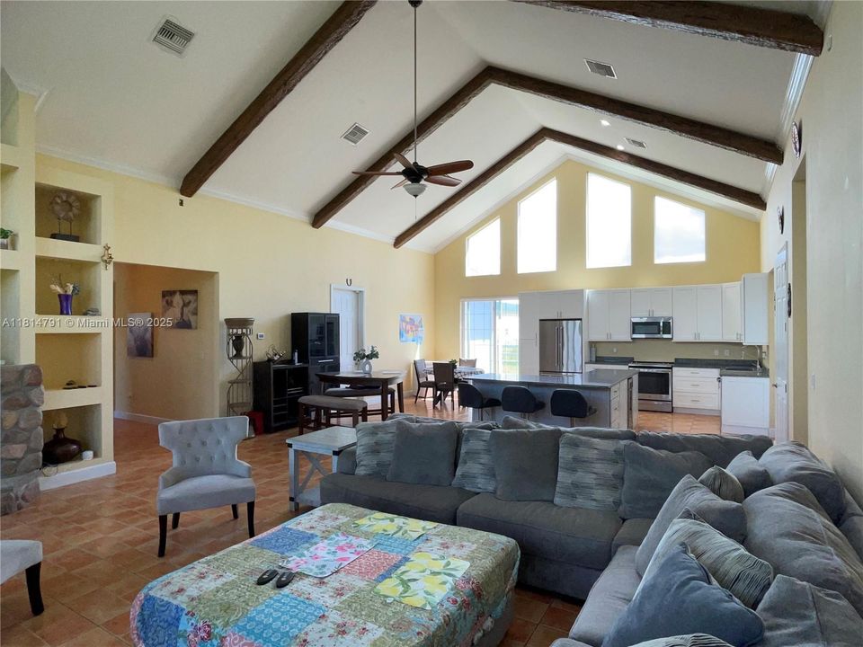 For Sale: $810,000 (4 beds, 2 baths, 2665 Square Feet)