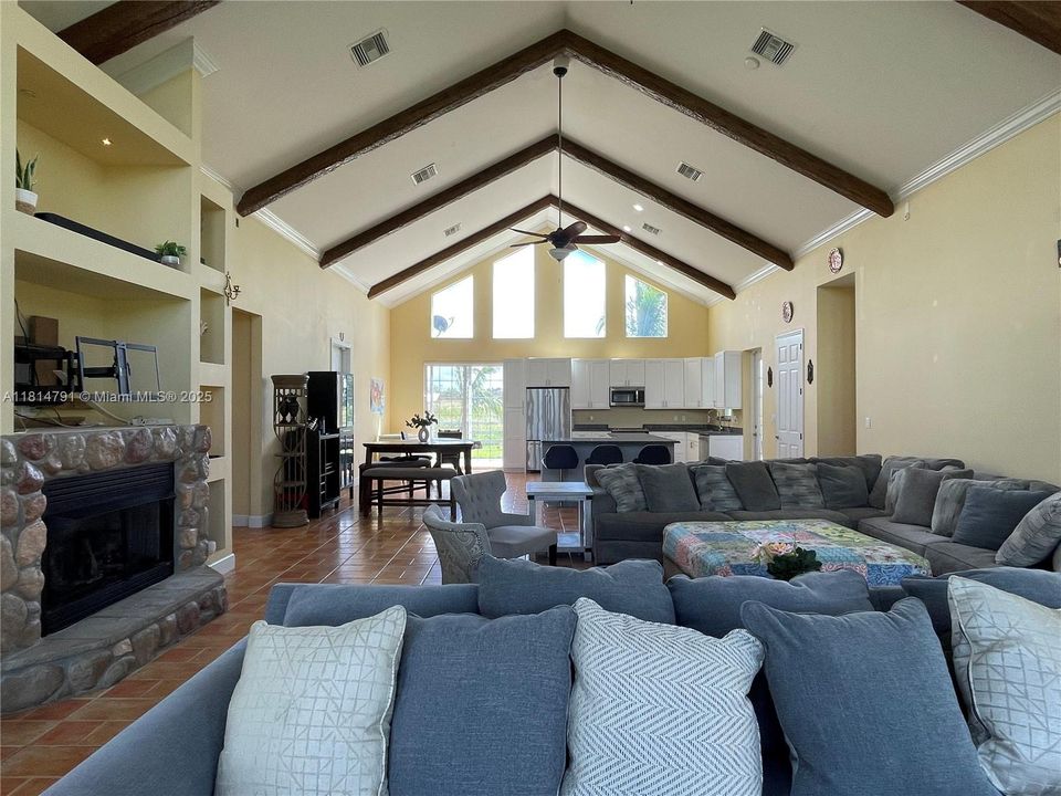 For Sale: $810,000 (4 beds, 2 baths, 2665 Square Feet)