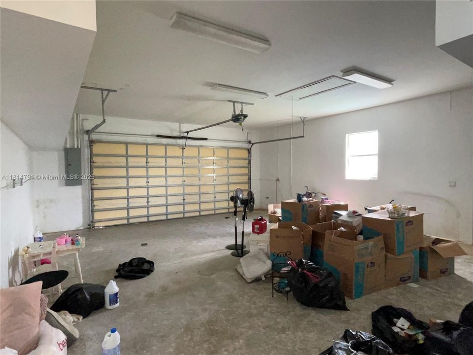 For Sale: $810,000 (4 beds, 2 baths, 2665 Square Feet)